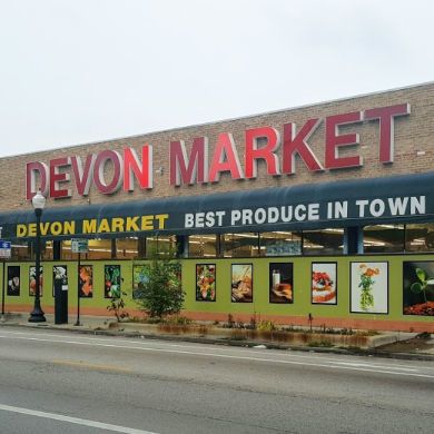 Multi-cultural market and grocery store. Devon Avenue Chicago Illinois  Stock Photo - Alamy