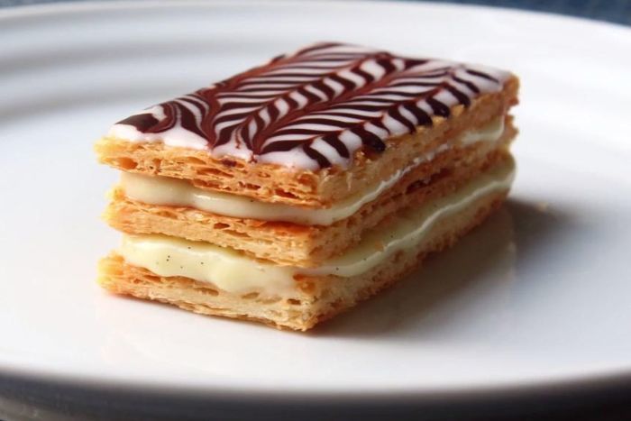 Buy Iavarone Small Napoleon Cake Online | Mercato
