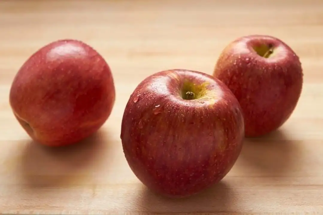 Order Macoun Apples food online from Holiday farms store, Roslyn Heights on bringmethat.com
