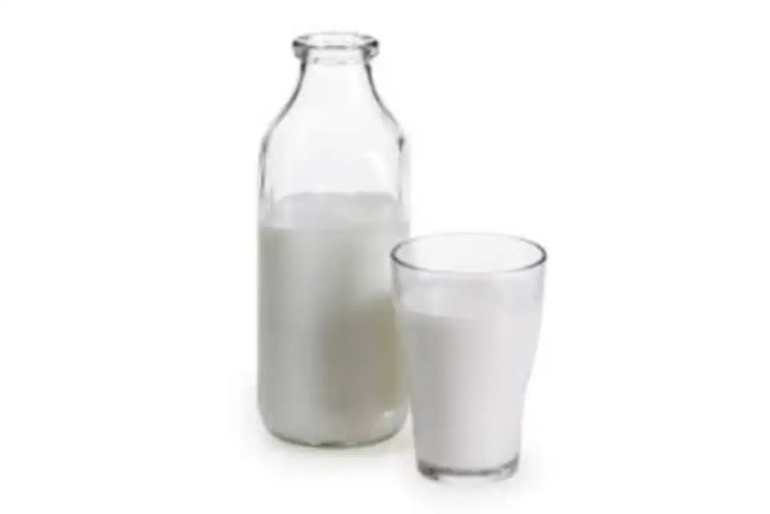 Order Johnston's Riverview Farms Whole Milk 64 oz food online from Whole Foods Co-Op Denfeld store, Duluth on bringmethat.com
