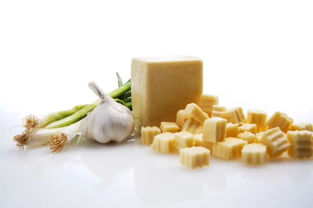 Order Garlic Cheddar food online from Fligner Market store, Lorain on bringmethat.com