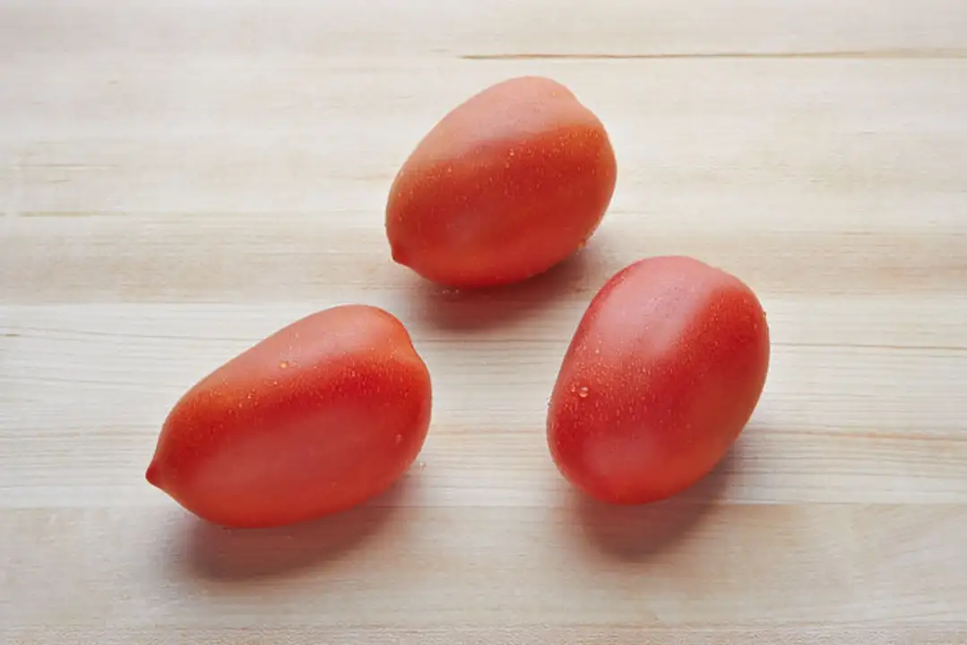 Order Roma Tomatoes food online from Meats Supreme store, Brooklyn on bringmethat.com