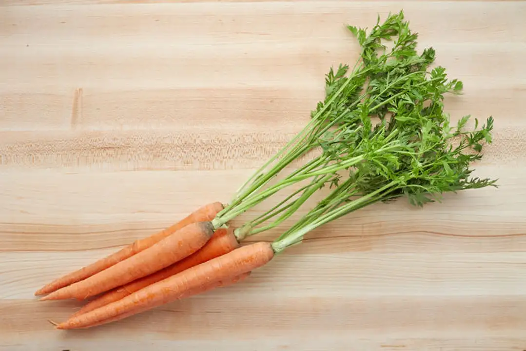 Order Bunch Carrots food online from Holiday farms store, Roslyn Heights on bringmethat.com