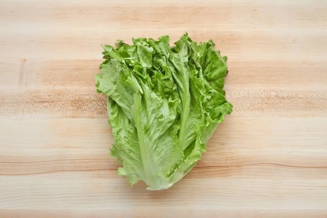Order Green Leaf Lettuce food online from Fligner Market store, Lorain on bringmethat.com