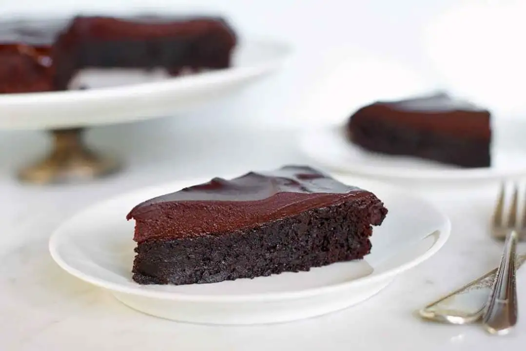 Order WFC Deli Flourless Chocolate Cake food online from Whole Foods Co-Op Denfeld store, Duluth on bringmethat.com