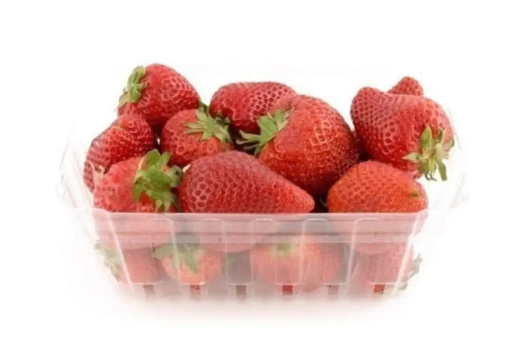 Order Organic Strawberries Quart food online from Whole Foods Co-Op Denfeld store, Duluth on bringmethat.com
