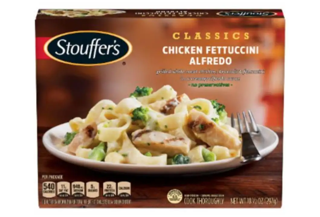 Order Stouffer's Classics Chicken Fettuccini Alfredo food online from Fligner Market store, Lorain on bringmethat.com