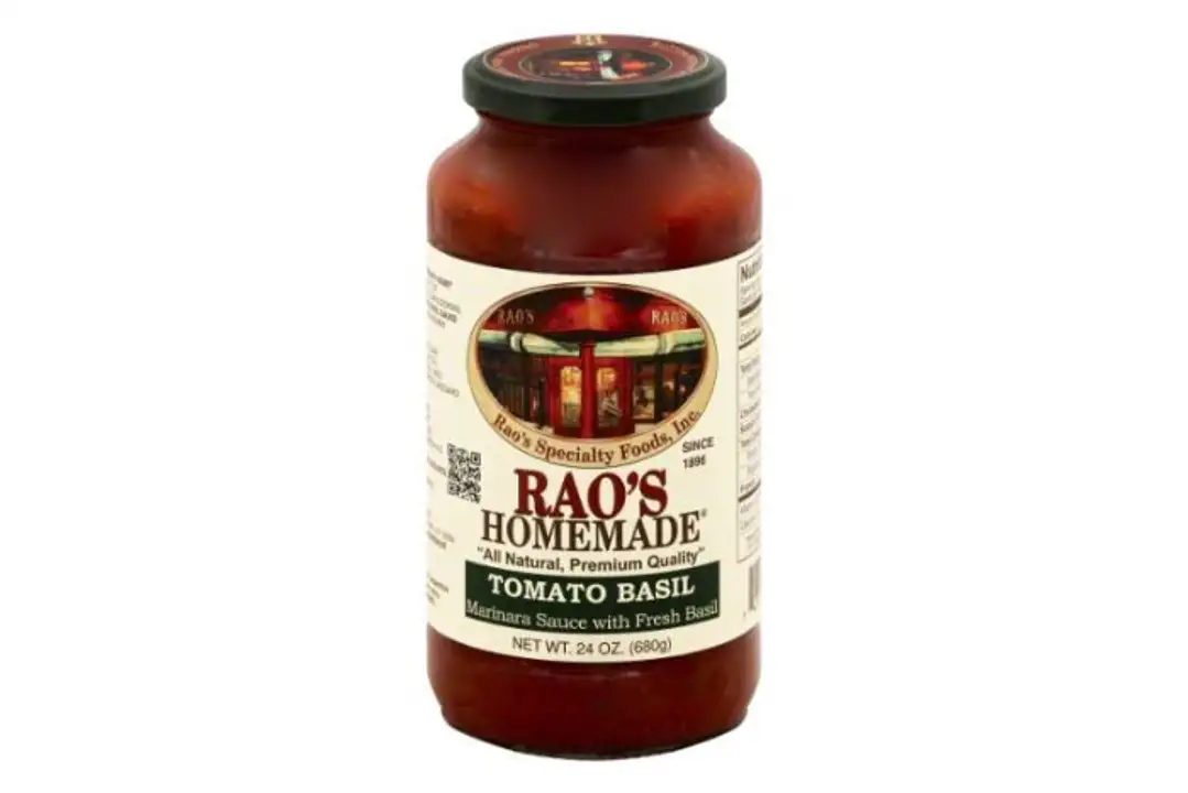 Order Raos Homemade Marinara Sauce, with Fresh Basil, Tomato Basil - 24 Ounces food online from Novato Harvest Market store, Novato on bringmethat.com