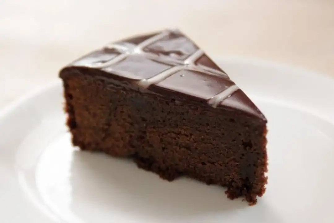Order Chocolate Cake food online from Fligner Market store, Lorain on bringmethat.com