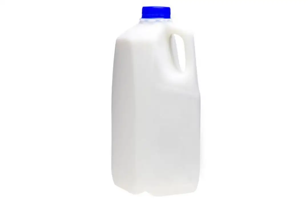 Order Whole Milk - 1/2 Gallon food online from Meats Supreme store, Brooklyn on bringmethat.com