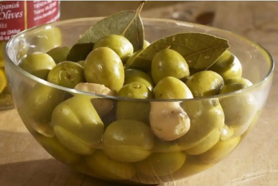 Order Cracked Sicilian Olives food online from Meats Supreme store, Brooklyn on bringmethat.com