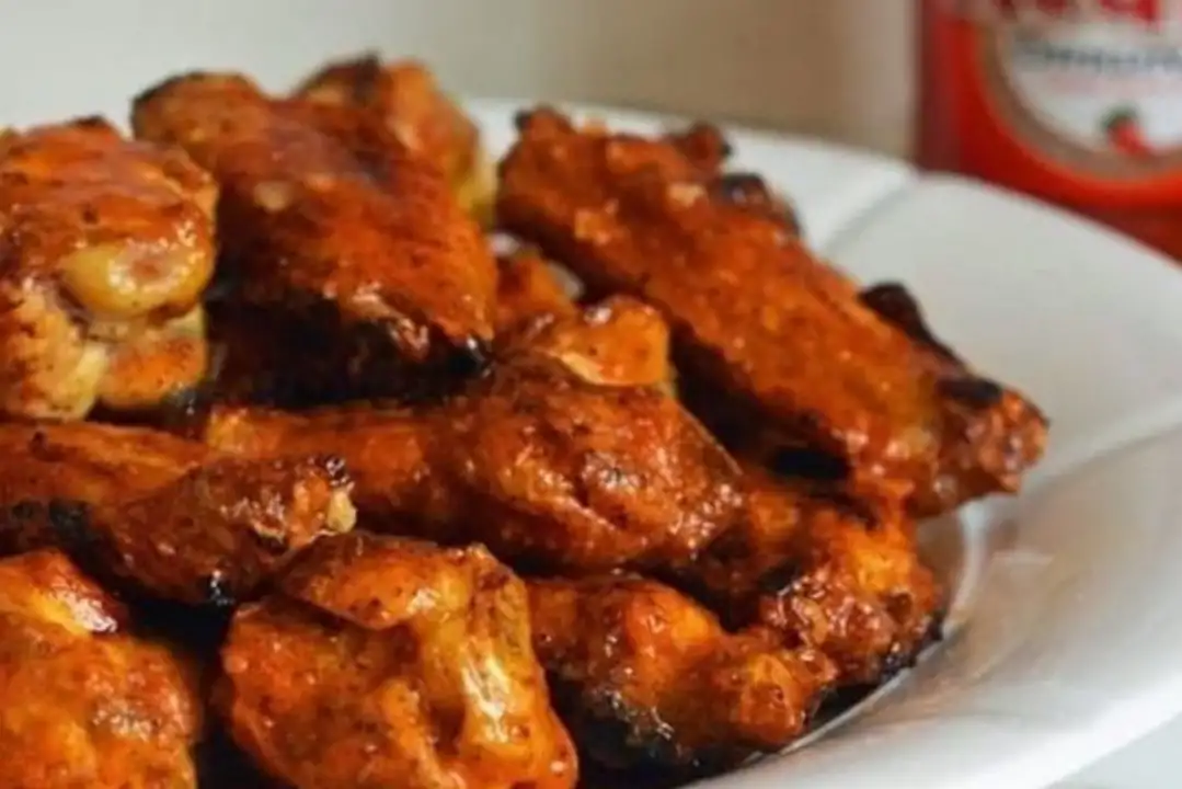 Order Buffalo Style Chicken Wings food online from Holiday farms store, Roslyn Heights on bringmethat.com