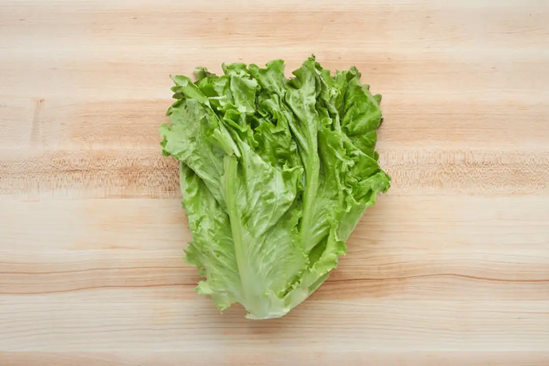 Order Green Leaf Lettuce food online from Whole Foods Co-Op Denfeld store, Duluth on bringmethat.com