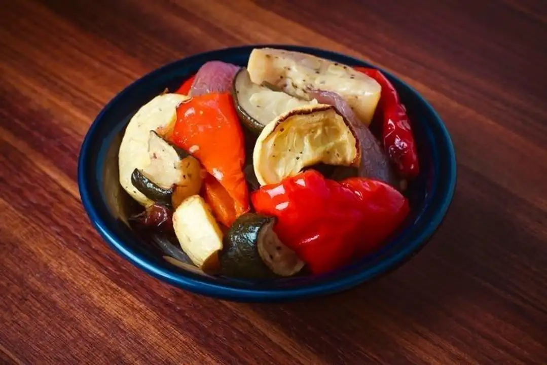 Order Grilled Vegetables food online from Holiday farms store, Roslyn Heights on bringmethat.com