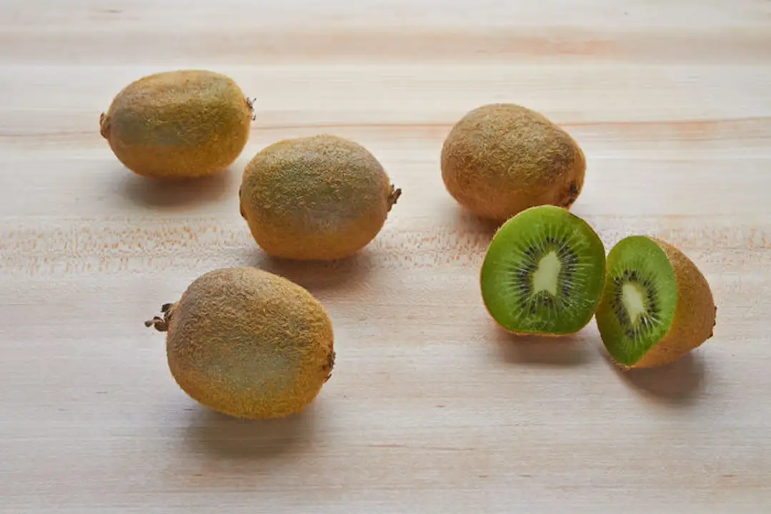 Order Kiwifruit food online from Fligner Market store, Lorain on bringmethat.com