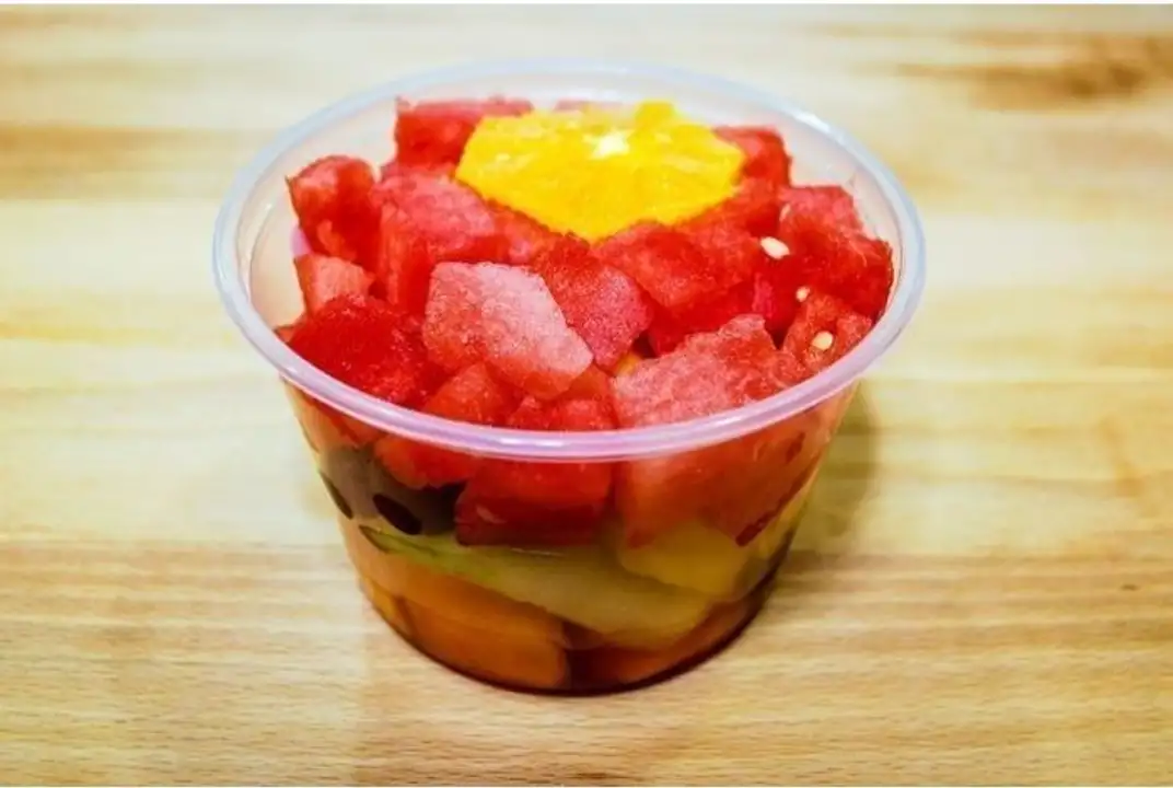Order 4 Cup Mixed Fruit food online from Holiday farms store, Roslyn Heights on bringmethat.com