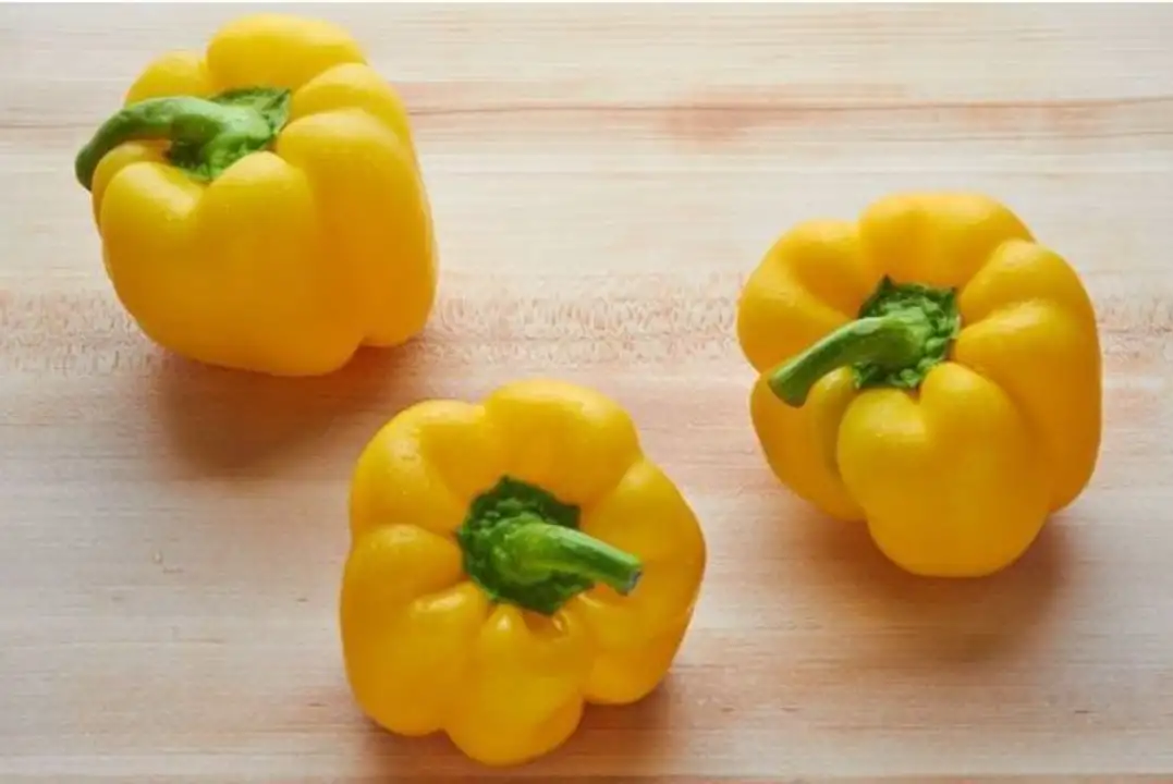 Order Holland Pepper Yellow food online from Meats Supreme store, Brooklyn on bringmethat.com
