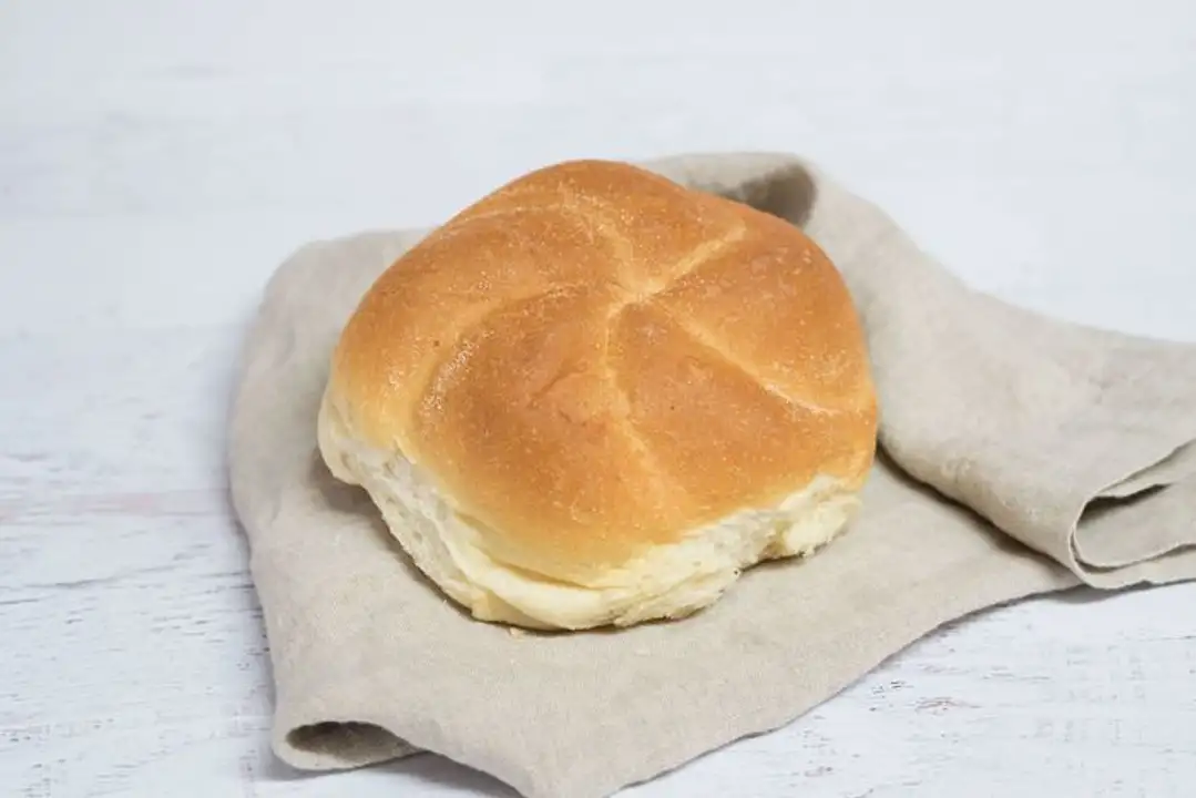 Order Kaiser Roll - 3 Pieces food online from Meats Supreme store, Brooklyn on bringmethat.com