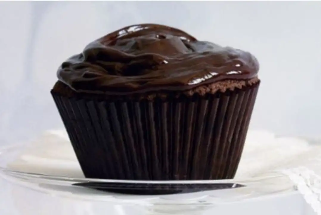 Order Chocolate Cupcakes - Qty. 6 food online from Fligner Market store, Lorain on bringmethat.com