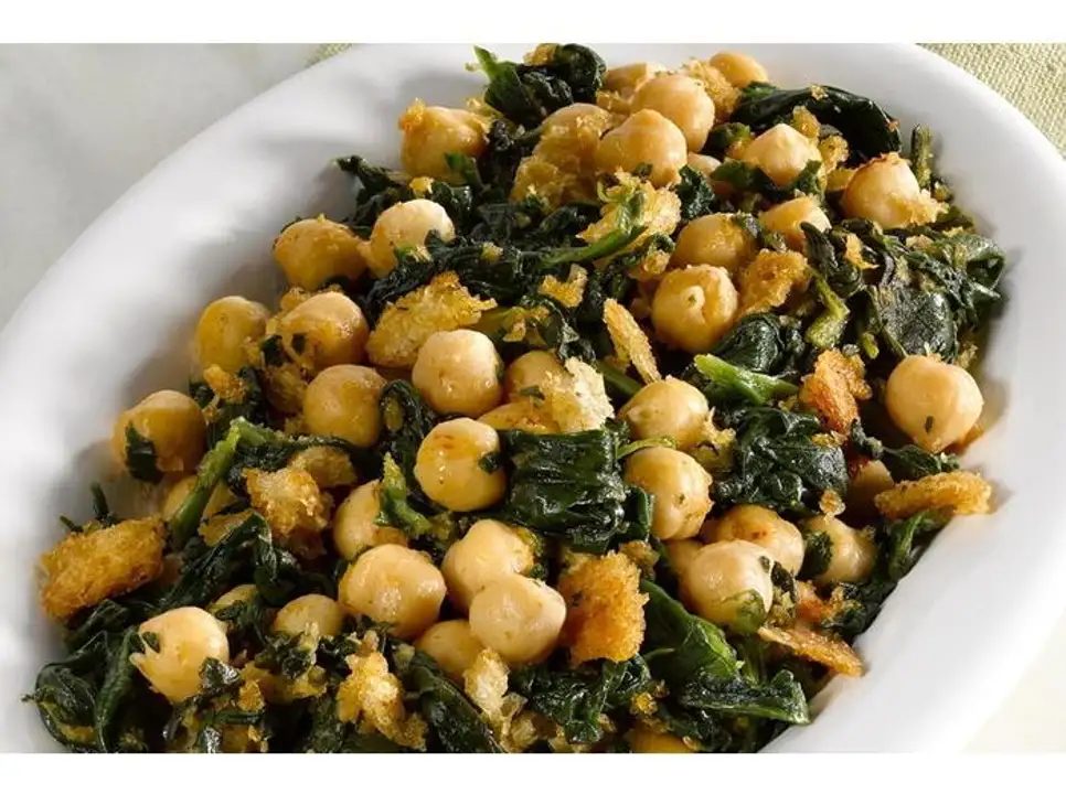 Order WFC Deli Spinach Chickpea Salad food online from Whole Foods Co-Op Denfeld store, Duluth on bringmethat.com