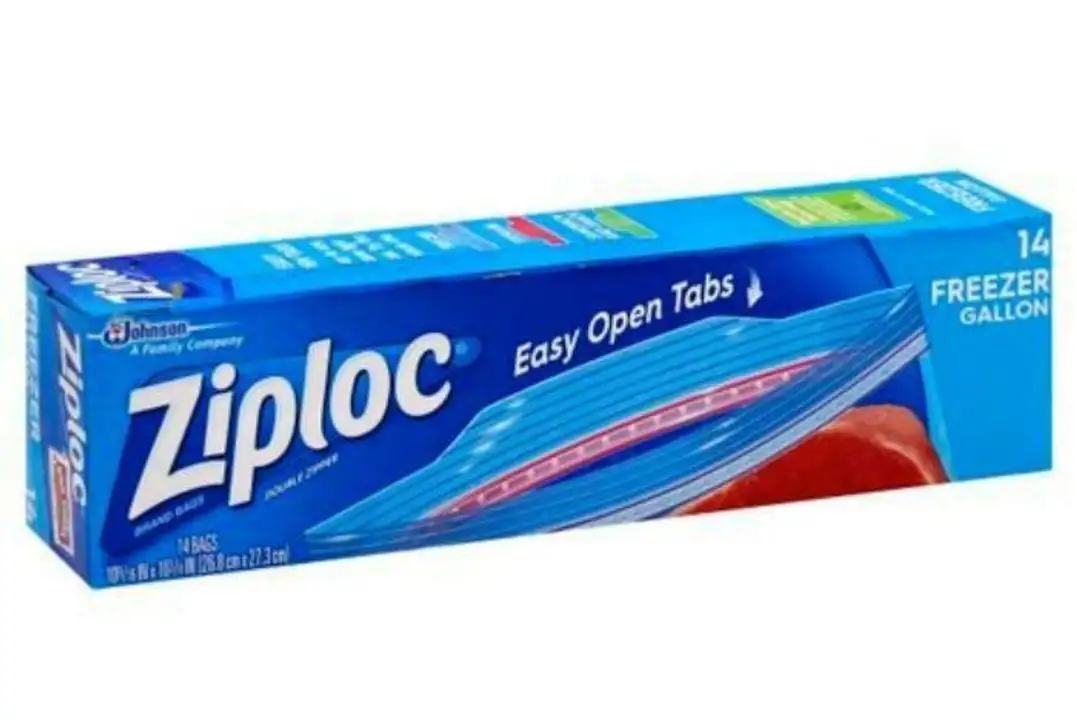 Order Ziploc Freezer Bags, Double Zipper, Gallon - 128 Ounces food online from Fligner Market store, Lorain on bringmethat.com
