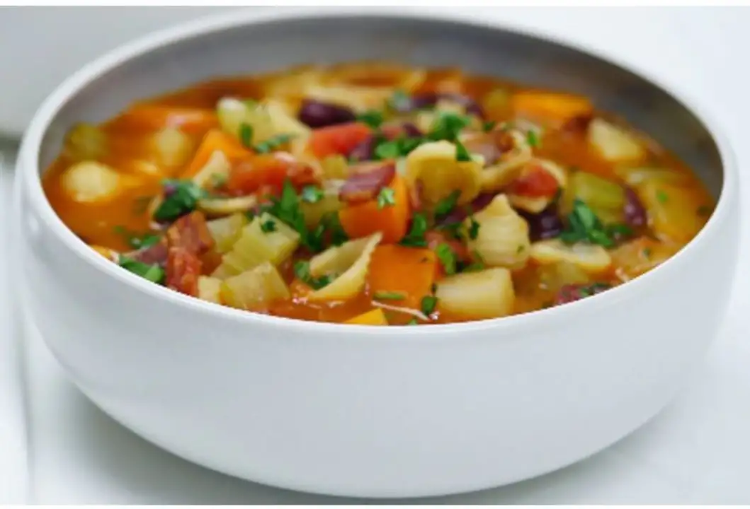 Order Minestrone Soup - 32 Ounces food online from Meats Supreme store, Brooklyn on bringmethat.com