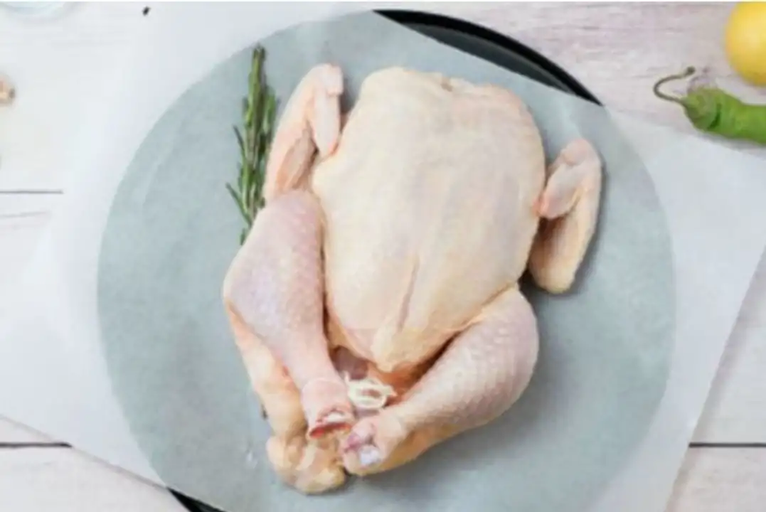 Order Bell & Evans Whole Chicken food online from Meats Supreme store, Brooklyn on bringmethat.com
