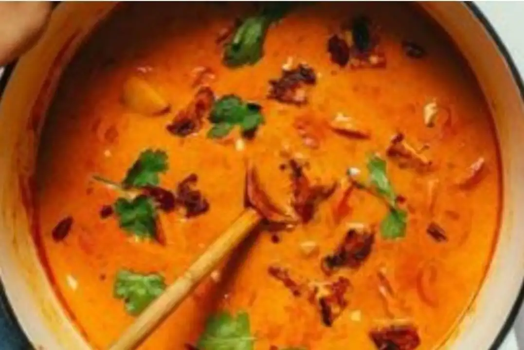 Order WFC Deli Red Curry Tofu food online from Whole Foods Co-Op Denfeld store, Duluth on bringmethat.com