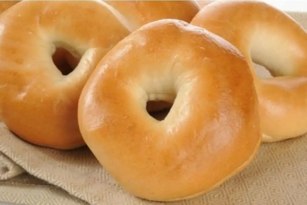 Order St. Paul Bagelry Cranberry Bagels food online from Whole Foods Co-Op Denfeld store, Duluth on bringmethat.com