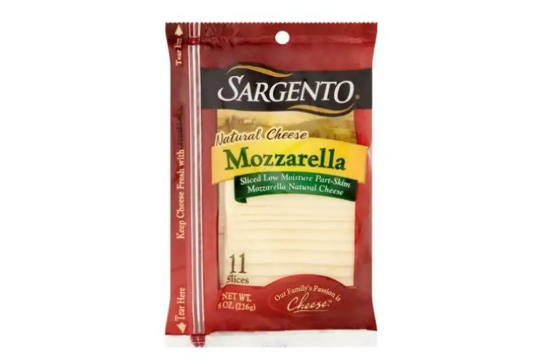 Order Sargento Cheese, Part-Skim, Natural, Mozzarella, Low-Moisture, Slices - 8 Ounces food online from Holiday farms store, Roslyn Heights on bringmethat.com