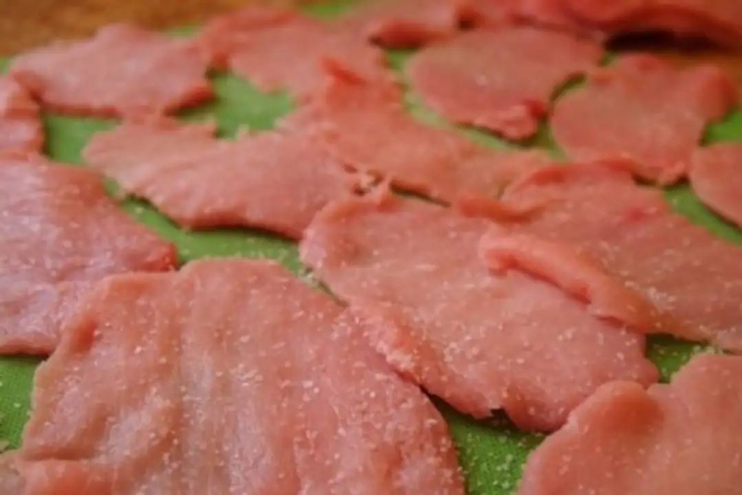 Order Scallopini - Pork Cutlet food online from Meats Supreme store, Brooklyn on bringmethat.com