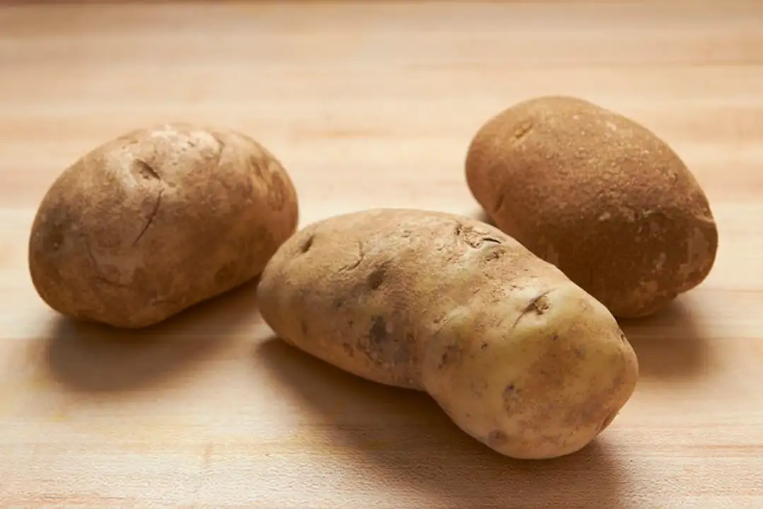 Order Organic Russet Potato - 3 Pounds food online from Novato Harvest Market store, Novato on bringmethat.com