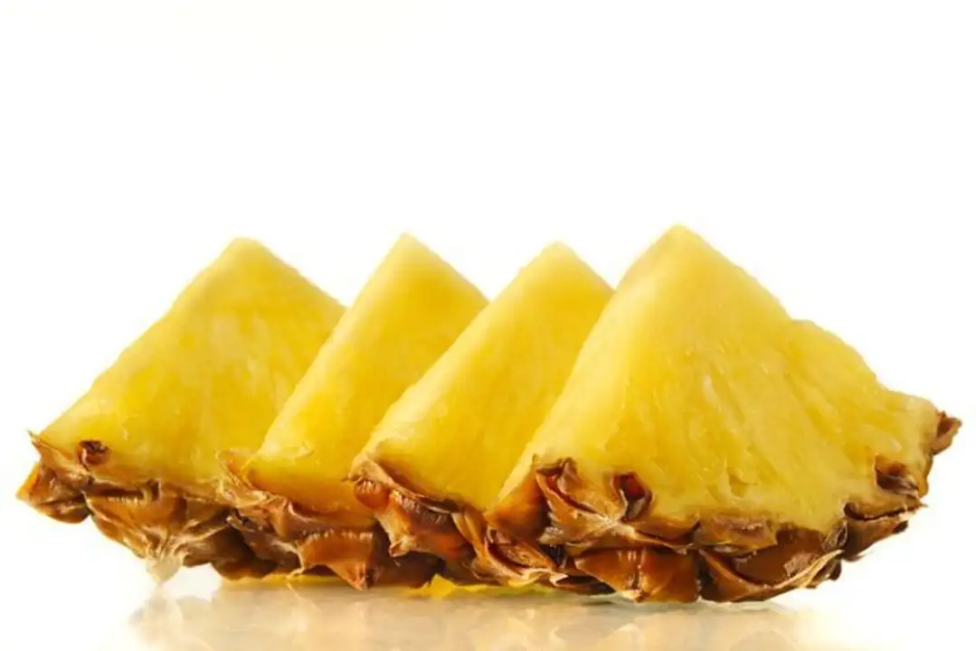 Order Sliced Pineapples food online from Fligner Market store, Lorain on bringmethat.com